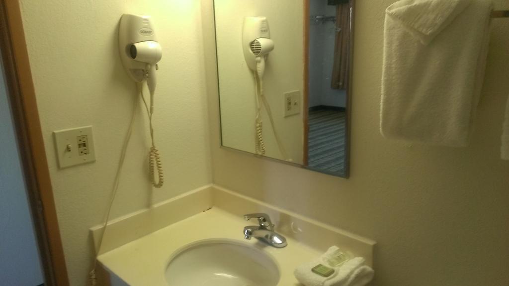 ווסט הייבן Quality Inn מראה חיצוני תמונה