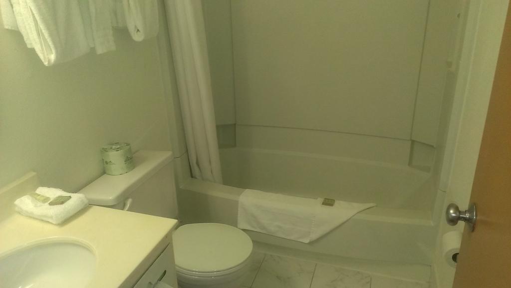 ווסט הייבן Quality Inn מראה חיצוני תמונה